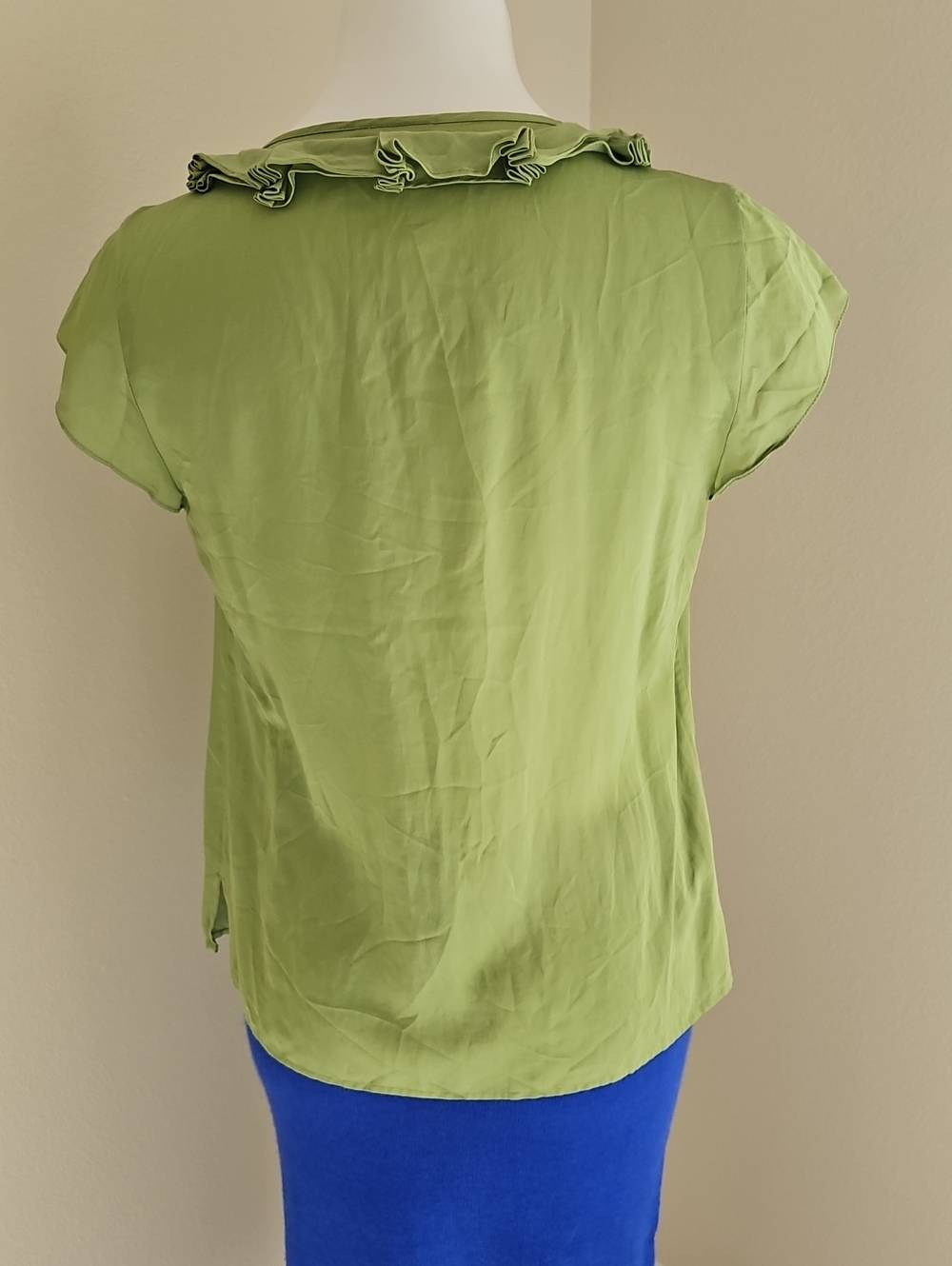 Talbots Silk Green V-Neck Ruffle Trim Top Size 6 - Picture 6 of 7